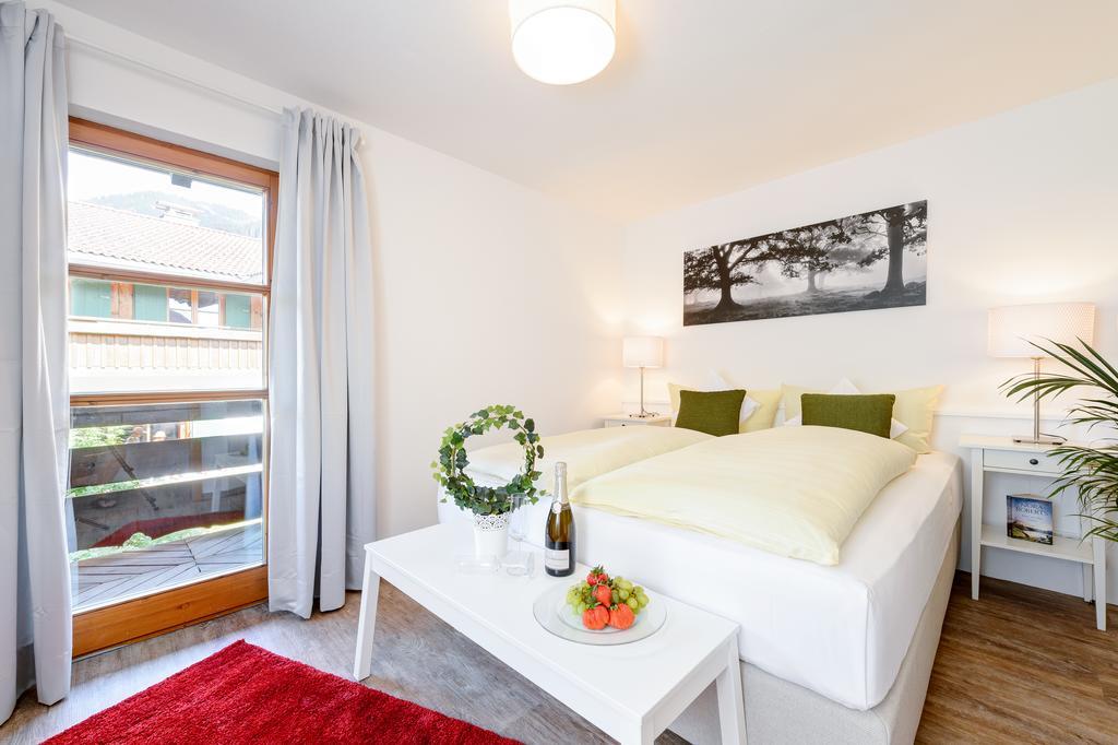 Ferienwohnung Ess: 4-Star Family Wellness Retreat Oberstdorf Exterior photo